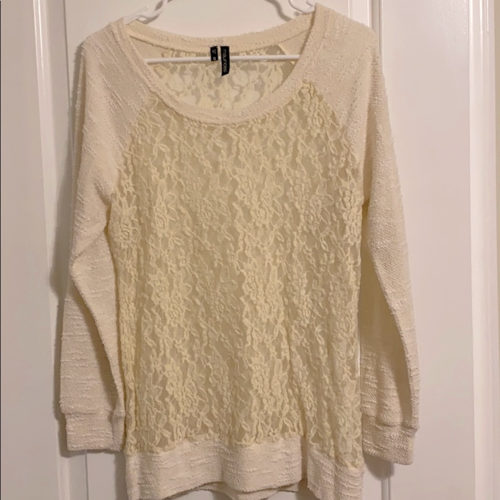 Maurice’s size 0 cream colored top